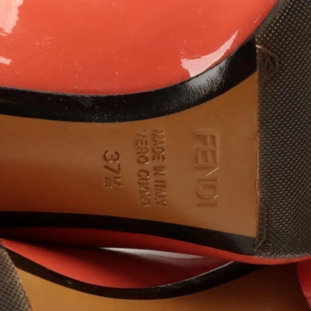 Fendi Leather Pumps with Stiletto Heels - Picture 2 of 8